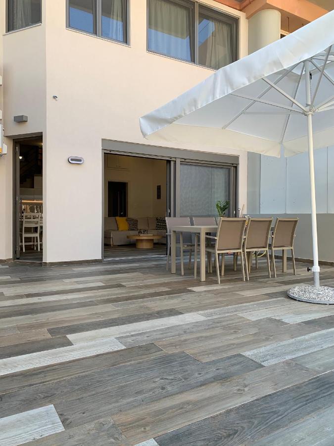 Aelia Luxury Beach House Resmo Dış mekan fotoğraf